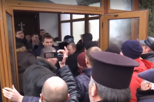 ''Не представляют себе Русскую церковь''. На Волыни в храм не пустили духовенство УПЦ (МП)