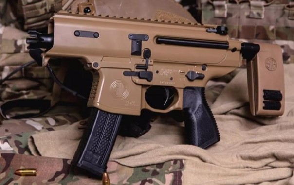 Немецкая компания по производству оружия Sig Sauer показала на видео самый маленький автомат в мире