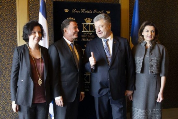 "Стильный Пётр": Порошенко опозорился, заправив пиджак в трусы