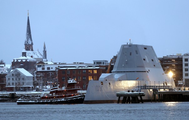 В США ввели в строй второй новейший эсминец-"невидимку"