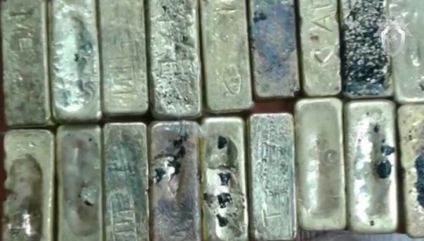 В Якутии полицейский присвоил себе золотые вещдоки