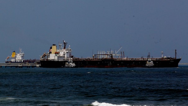 США продолжают покупать в Венесуэле нефть, но денег Каракас не получит