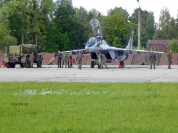 Зачем платить в магазине, если ты служишь в тактической авиации ВСУ?