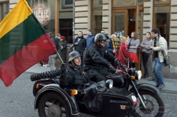 «Патриоты» с фашистским лицом. В Литве вручают награды в виде свастики