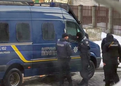 Во Львове пронатовские агитаторы пытались взломать квартиру пенсионера