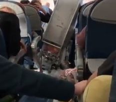 В США самолет попал в зону турбулентности: пятеро пострадавших