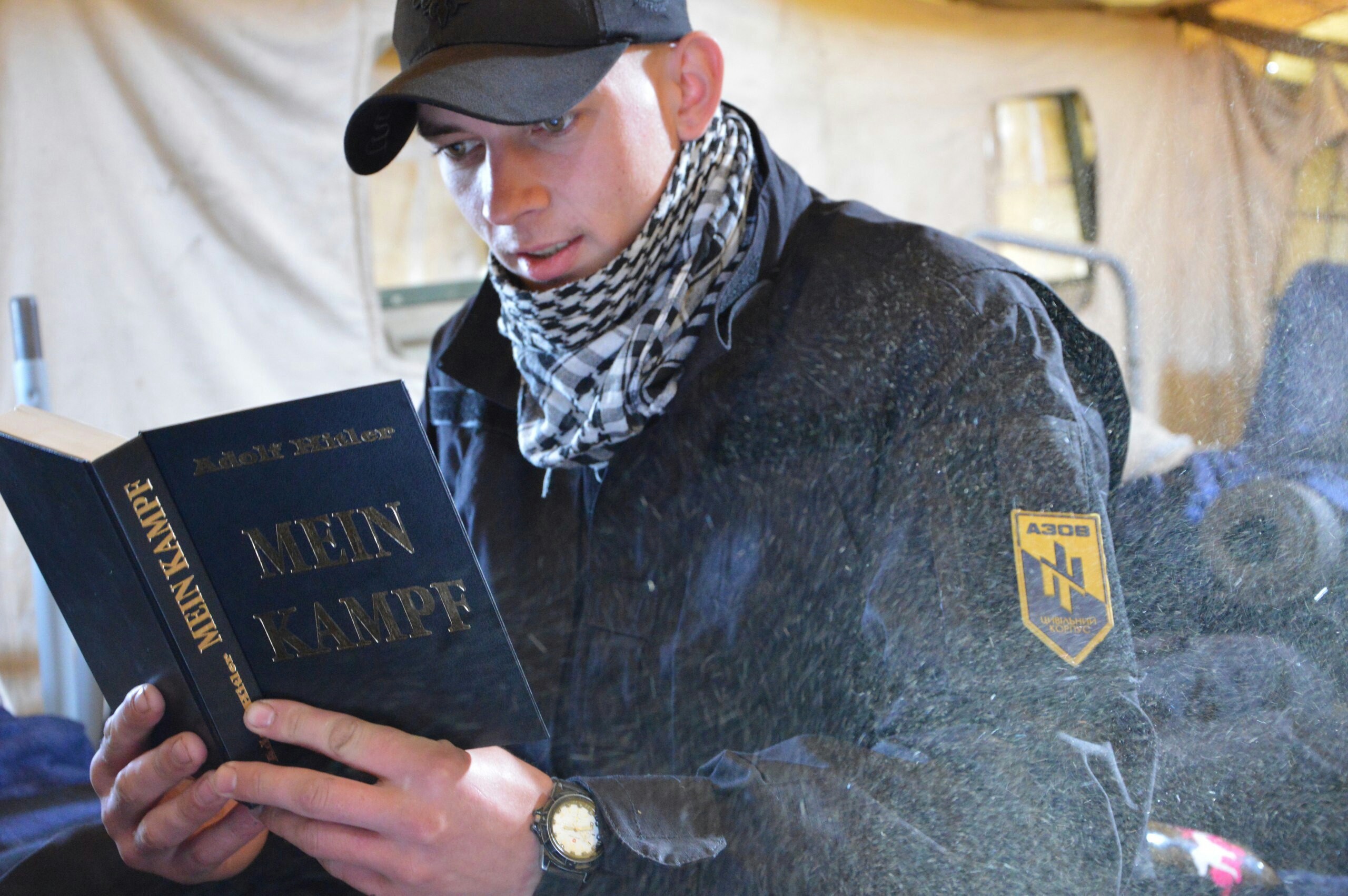 Коричневая правая чума РА распространилась из Киева на Москву