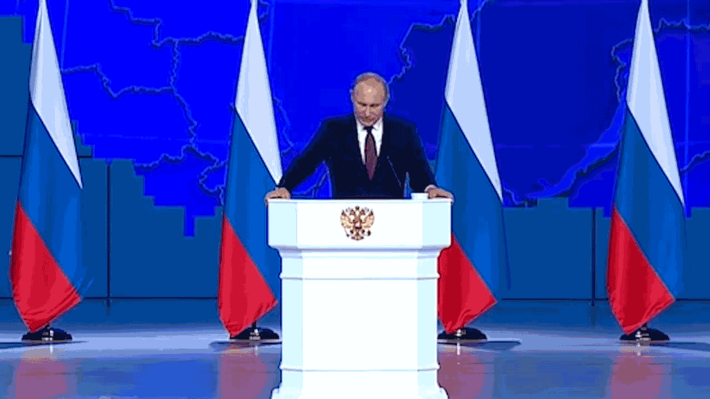 Путин призвал ориентироваться на принцип "больше детей — меньше налог" | Освободить многодетные семьи от налогов на участки до 6 соток