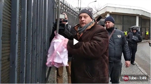 Нацмартышки под консульством РФ в Одессе