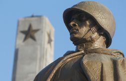 В Польше активисты отремонтируют памятник советским и польским морякам
