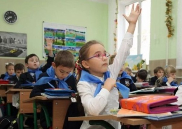 Кастрюлеголовые Геническа жалуются в СБУ, что дети учат в школе русский язык