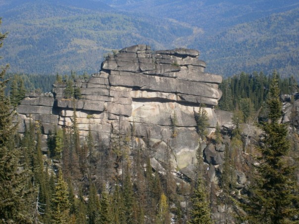 Мегалиты Сибири, гигантские «деревья», «живые» камни и другие причуды… природы
