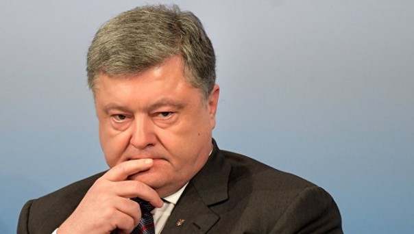 Порошенко проник в ЦИК через «задницу», чтобы не оплевали у главного входа