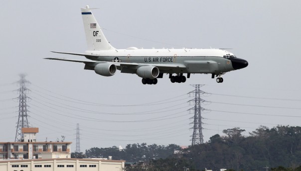 Два американских самолета-шпиона объявились около российских баз в Сирии