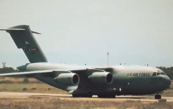 Самолеты США с гуманитаркой для Венесуэлы прибыли в Колумбию.