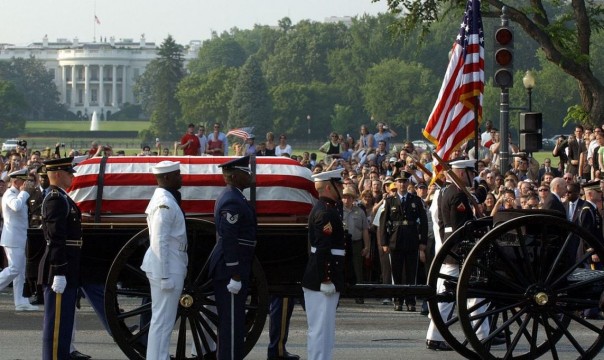 Мрачная дата: 30 лет Вашингтонскому консенсусу. Валентин Катасонов