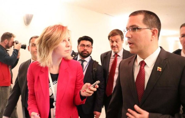 Глава МИД Венесуэлы заявил, что группа стран готовит обращение к генсеку ООН по Каракасу