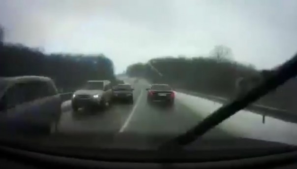 Момент аварии с участием кортежа президента Молдавии попал на видео