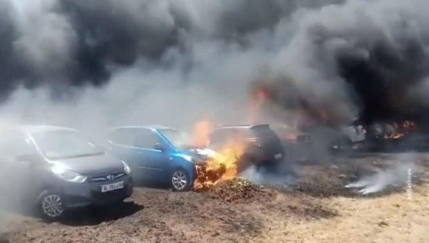 Пожар у аэродрома в Бангалоре уничтожил около трехсот транспортных средств