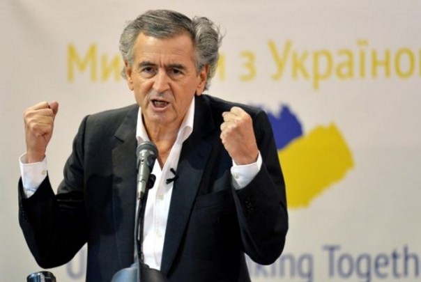 Клоун Бернар-Анри Леви снова на гастролях