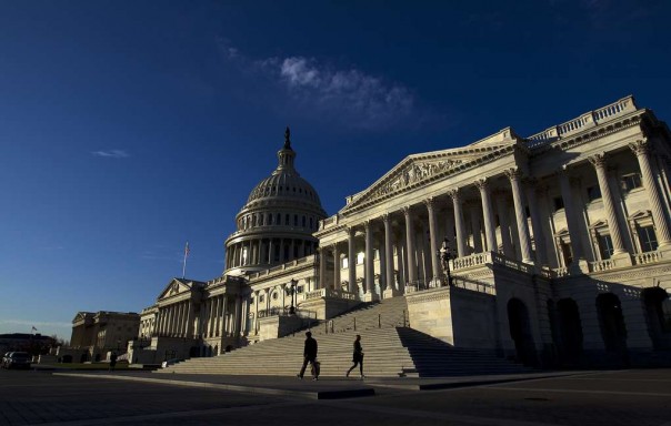 Палата представителей США приняла резолюцию об отмене введенного Трампом режима ЧП