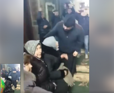 Очередной «мирный переход» в ПЦУ: клирк, выгоняя из храма прихожан, избивал женщин