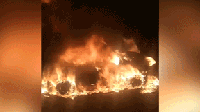 Активисту из Днепра сожгли машину после неудобного вопроса Порошенко | В Запорожье активист со стрельбой отбился от нападавших