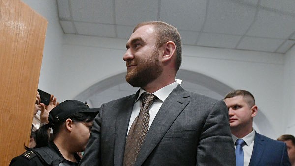 Рауфа Арашукова отстранили от должности в Совфеде