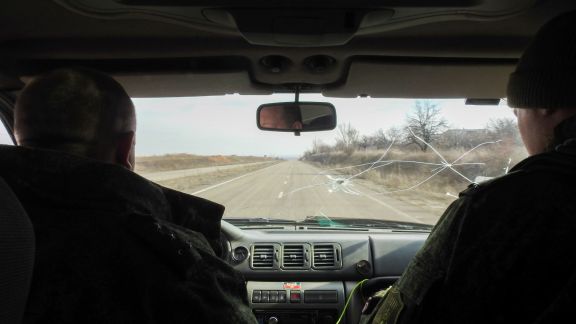 Донбасский квест, или Дорога смерти. Как качают воду в "серой зоне"?