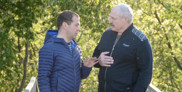 Лукашенко — Медведеву: "О чём мне с вами разговаривать?"