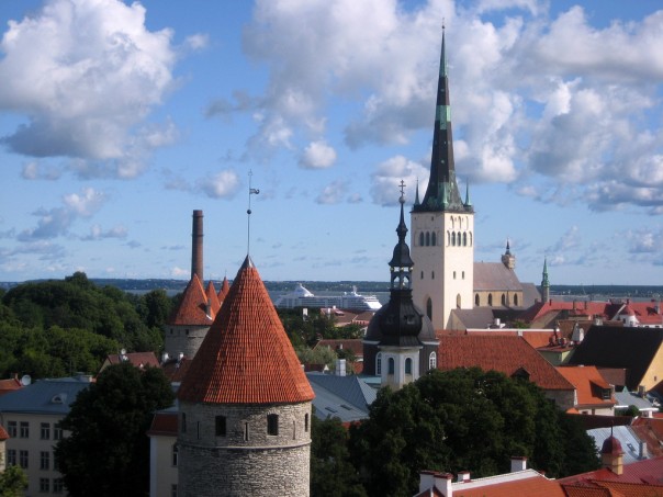 В Эстонии победу на выборах празднуют оппозиционеры