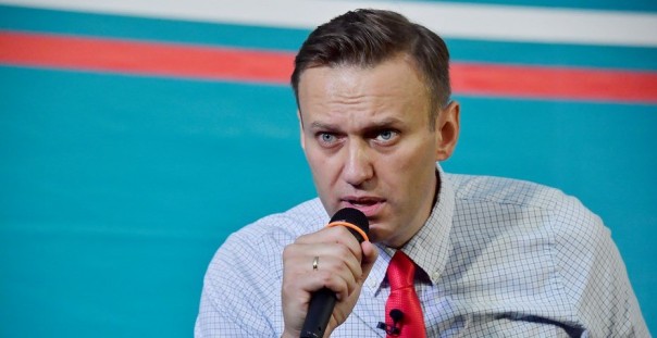 Общество «навальнят-головорезов»: кого пытается вырастить либеральный блогер