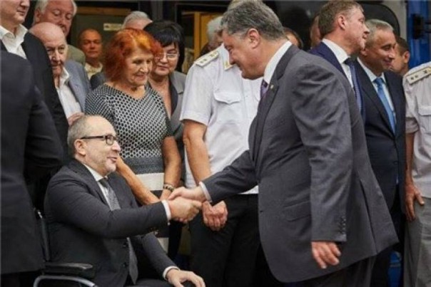 Нацисты с новой силой возьмутся за Кернеса, присягнувшего Порошенко