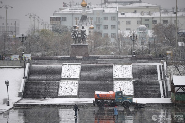 В Екатеринбурге разгорелся спор из-за определения слова "снег"