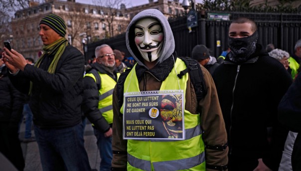 "Желтые жилеты" разгромили масонскую ложу