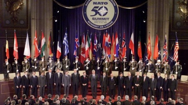 Расширение на восток не спасет НАТО от развала