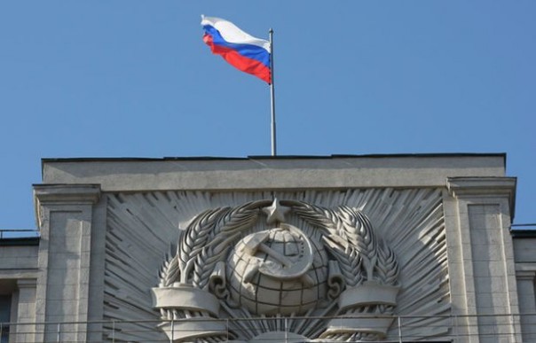 Путин подписал закон о недопустимости оскорбления госсимволов