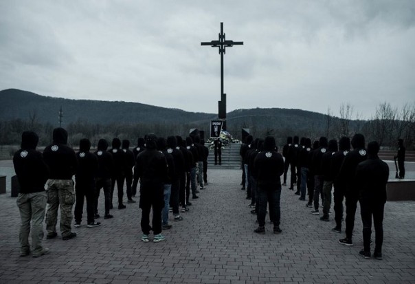 Фашизма на Украине НЕТ! На Закарпатье потомки бандеровцев зигованием почтили память своих кумиров