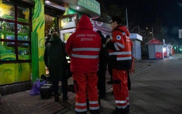 В Киеве на работе повесился продавец цветов [18+]