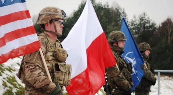 Оно вам НАТО? Зачем США хотят завалить Польшу военной техникой