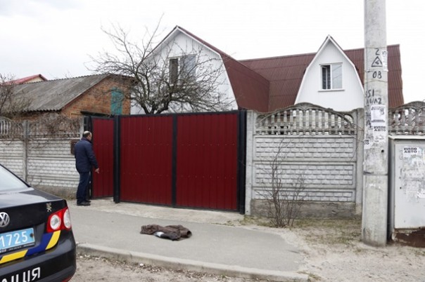 В Киеве мужчина пытался взорвать дом родственников | В Ивано-Франковске подожгли лагерь ромов
