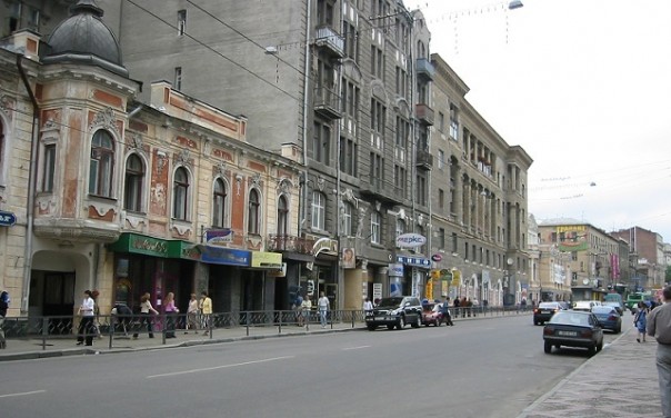 В центре Харькова неизвестный устроил стрельбу