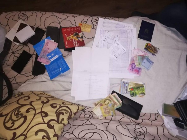 В Борисполе задержали двух женщин, которые продавали украинок в секс-рабство