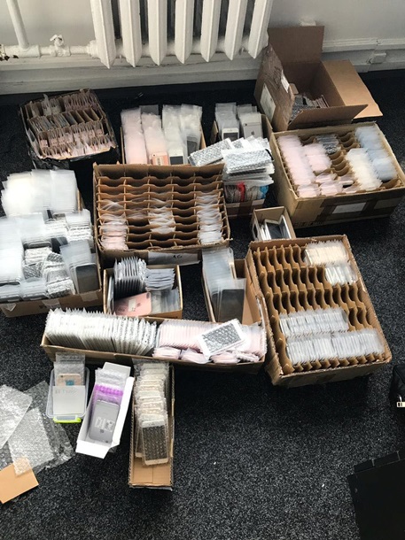 "Годный стартап": Киевлянин незаконное наладил производство iPhone