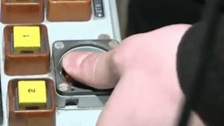 Корабли, пуск ракет, авиация и бронетехника — яркие кадры учений