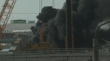 В Челябинске горит стройплощадка главного объекта саммитов ШОС и БРИКС | На Новокуйбышевском НПЗ произошёл пожар