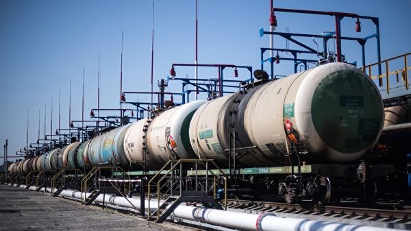 В Киеве заявили об угрозе коллапса из-за запрета поставок нефти из России
