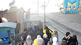 BMW влетел в толпу пешеходов в центре Петербурга