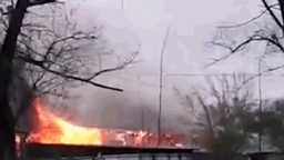 В Приморском крае загорелся цех по розливу воды