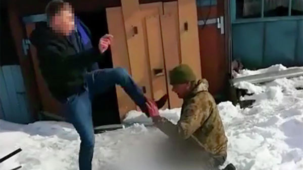 В Тынде подросток-ауешник избил ногами беспомощного человека